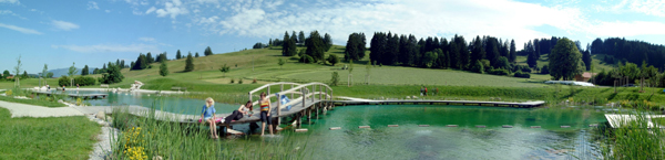 Panorama Kurparkanlage mit See